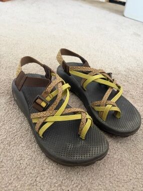 Women’s chacos
